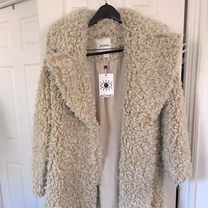 Beautiful brand-new Monki teddy bear coat